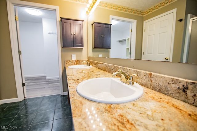 5123 Glenbrook Drive, Vienna, WV 26105