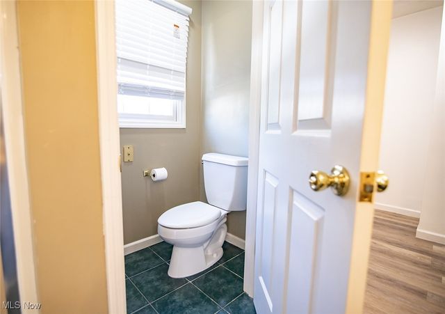 5123 Glenbrook Drive, Vienna, WV 26105