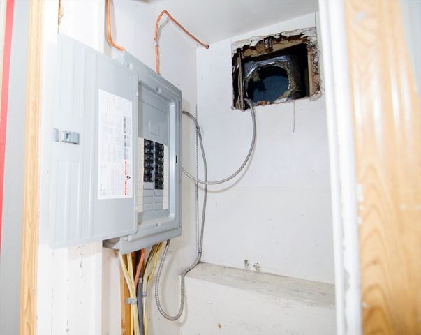 423-427 State St, Springfield, MA 01105