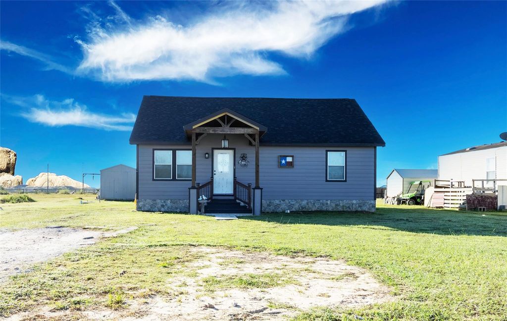 8921 Fresno Avenue, Alvin, TX 77511