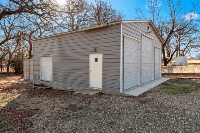 6330 Farm Road 1402, Mt Pleasant, TX 75455