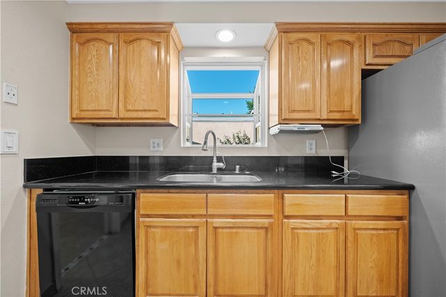 1560 N Vista Avenue, Rialto, CA 92376