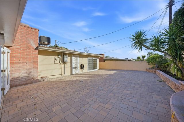 1560 N Vista Avenue, Rialto, CA 92376