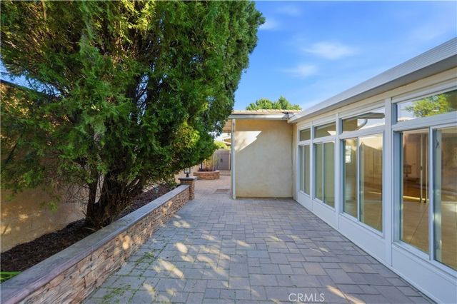 1560 N Vista Avenue, Rialto, CA 92376