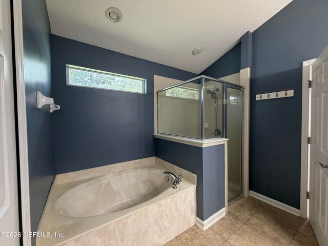 1919 DERRINGER Road, Jacksonville, FL 32225