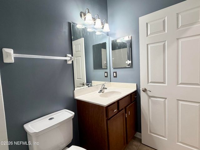 1919 DERRINGER Road, Jacksonville, FL 32225
