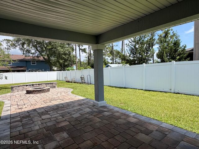 1919 DERRINGER Road, Jacksonville, FL 32225