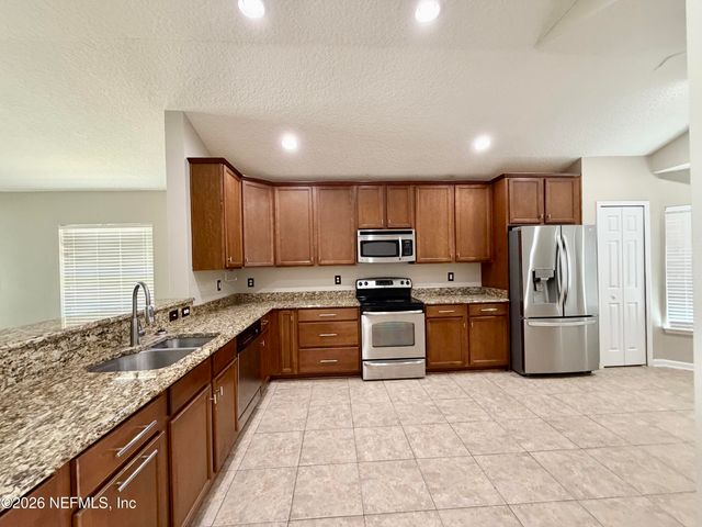 1919 DERRINGER Road, Jacksonville, FL 32225