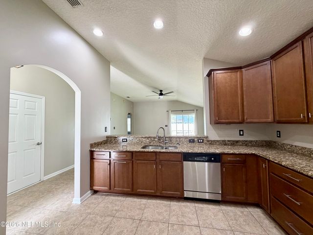 1919 DERRINGER Road, Jacksonville, FL 32225