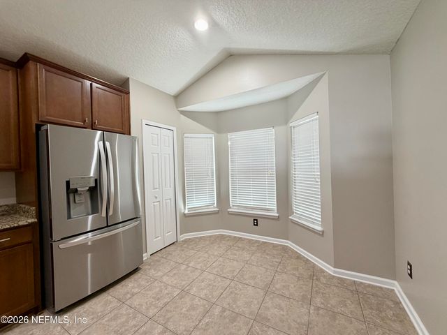 1919 DERRINGER Road, Jacksonville, FL 32225