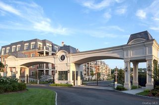 5000 Royal Court 5103, North Hills, NY 11040