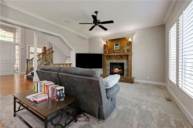 25312 W 96th Terrace, Lenexa, KS 66227
