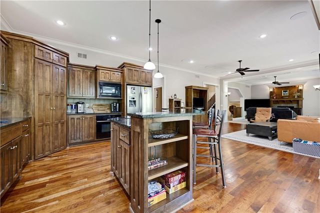 25312 W 96th Terrace, Lenexa, KS 66227