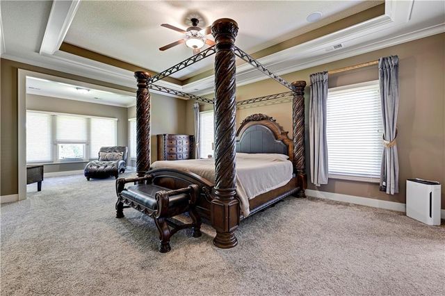 25312 W 96th Terrace, Lenexa, KS 66227