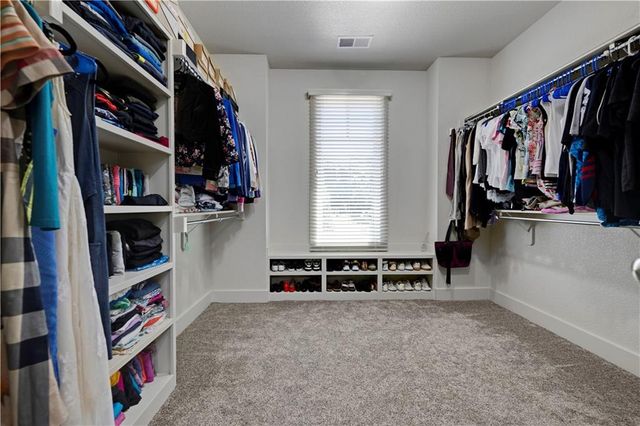 25312 W 96th Terrace, Lenexa, KS 66227