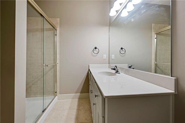 25312 W 96th Terrace, Lenexa, KS 66227