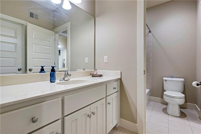 25312 W 96th Terrace, Lenexa, KS 66227