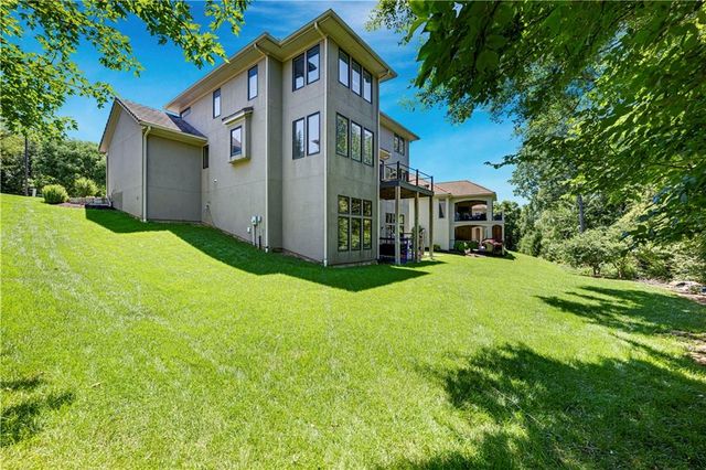 25312 W 96th Terrace, Lenexa, KS 66227