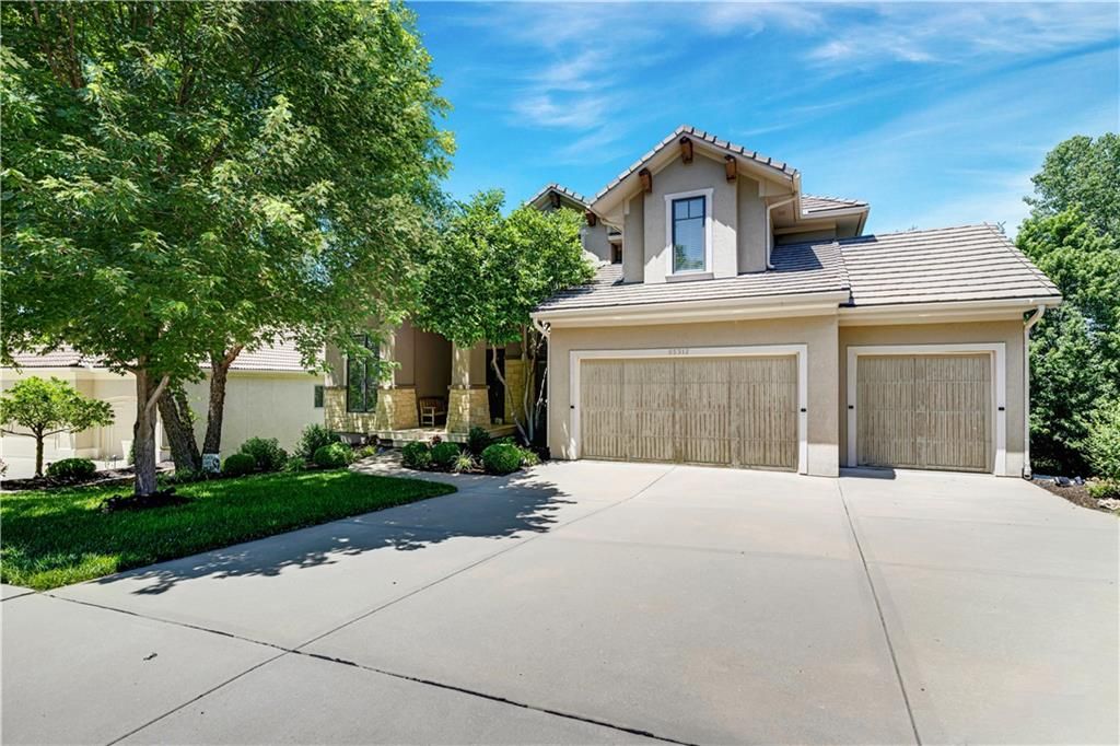 25312 W 96th Terrace, Lenexa, KS 66227