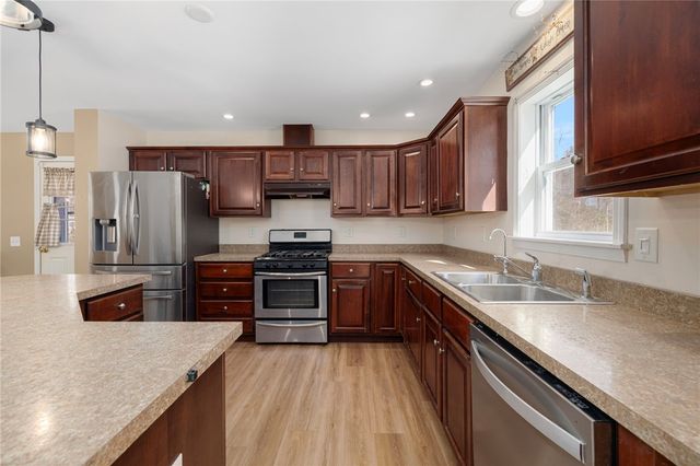 502 Southlake Road, Tiverton, RI 02878