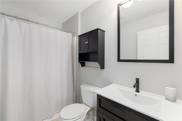 502 Southlake Road, Tiverton, RI 02878