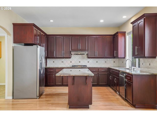 5392 Nw CRADY Ln, Portland, OR 97229