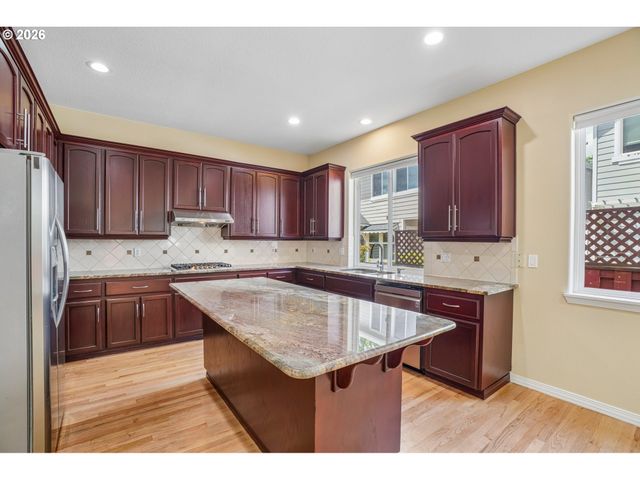 5392 Nw CRADY Ln, Portland, OR 97229