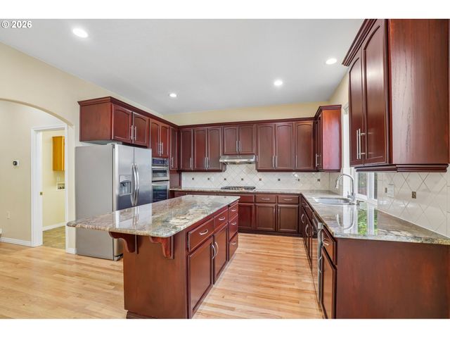 5392 Nw CRADY Ln, Portland, OR 97229
