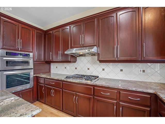 5392 Nw CRADY Ln, Portland, OR 97229