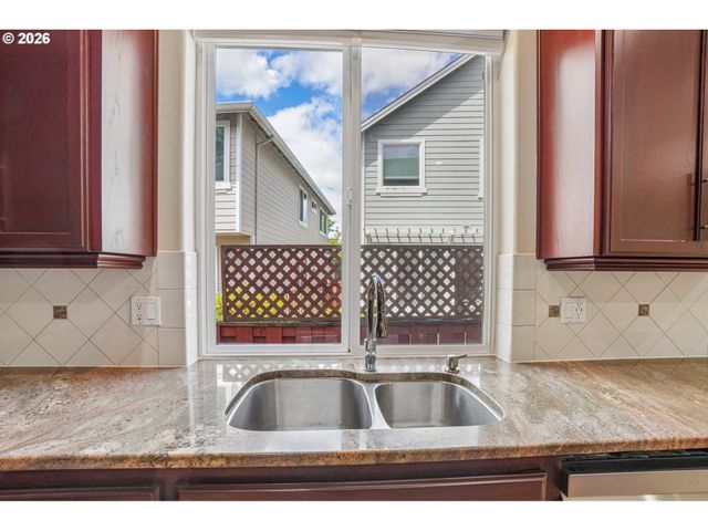 5392 Nw CRADY Ln, Portland, OR 97229