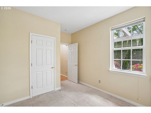5392 Nw CRADY Ln, Portland, OR 97229