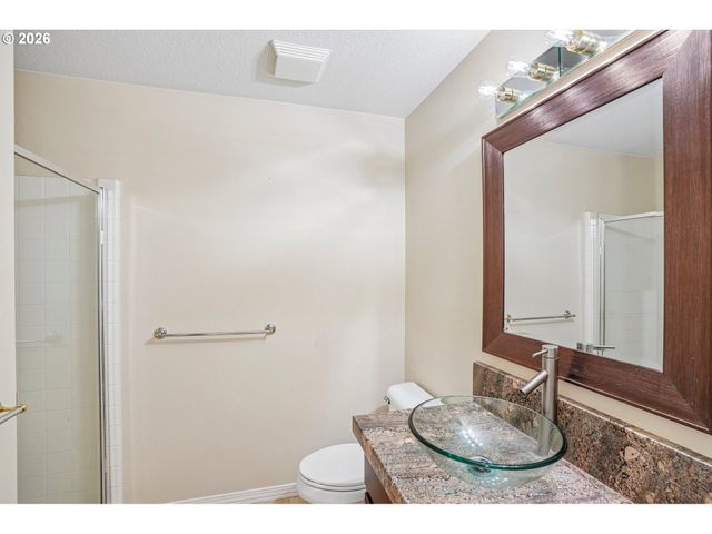 5392 Nw CRADY Ln, Portland, OR 97229