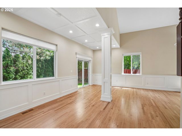 5392 Nw CRADY Ln, Portland, OR 97229