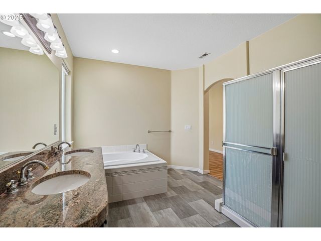 5392 Nw CRADY Ln, Portland, OR 97229
