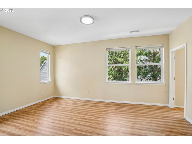 5392 Nw CRADY Ln, Portland, OR 97229