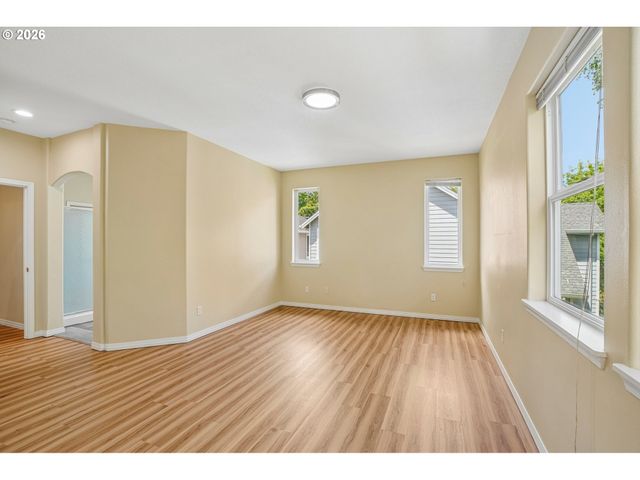 5392 Nw CRADY Ln, Portland, OR 97229