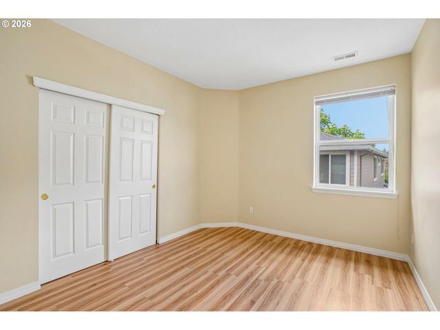 5392 Nw CRADY Ln, Portland, OR 97229
