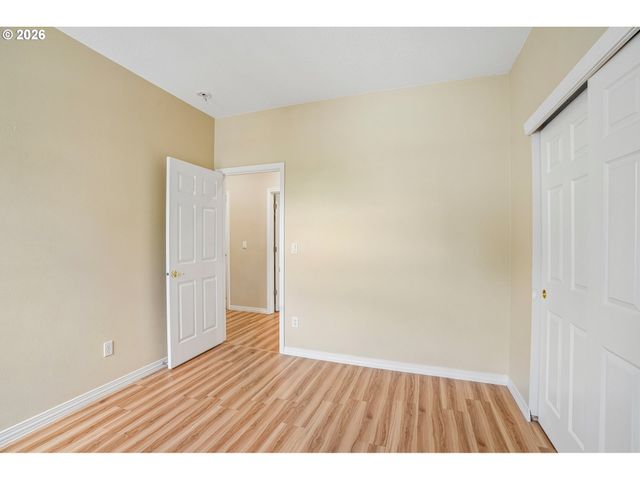 5392 Nw CRADY Ln, Portland, OR 97229