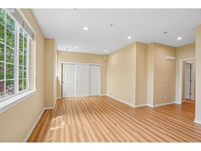 5392 Nw CRADY Ln, Portland, OR 97229