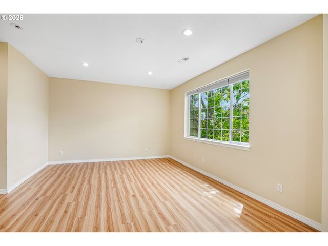 5392 Nw CRADY Ln, Portland, OR 97229