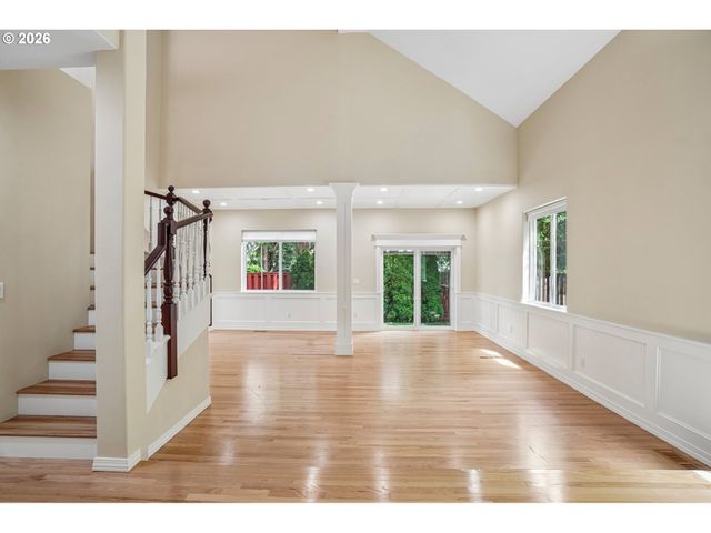 5392 Nw CRADY Ln, Portland, OR 97229