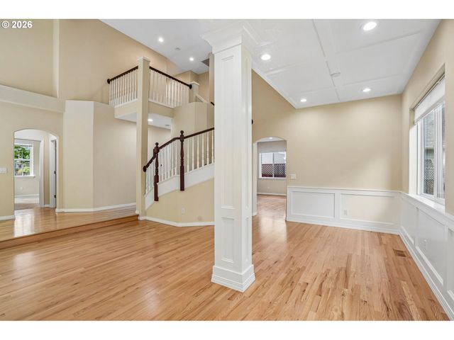 5392 Nw CRADY Ln, Portland, OR 97229