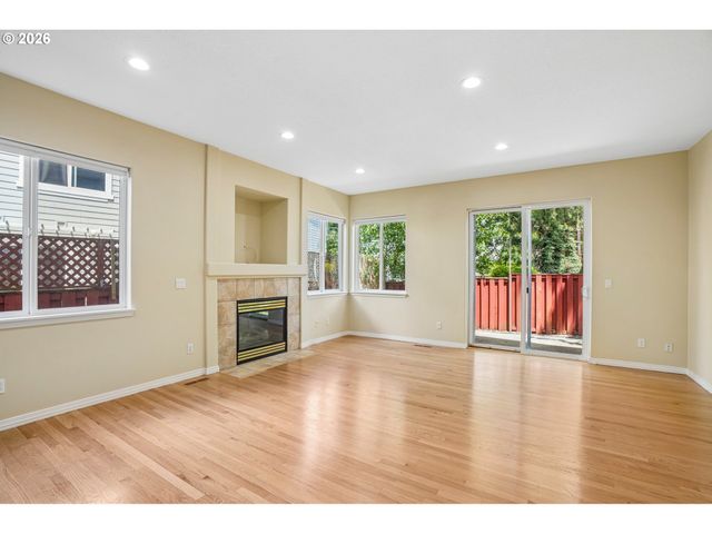 5392 Nw CRADY Ln, Portland, OR 97229