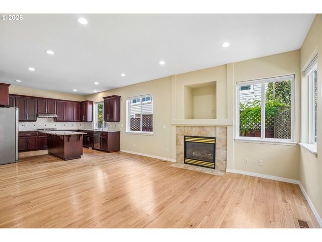 5392 Nw CRADY Ln, Portland, OR 97229
