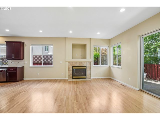 5392 Nw CRADY Ln, Portland, OR 97229