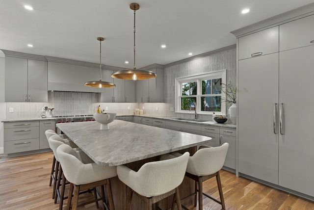 65 Hammond Street, Cambridge, MA 02138