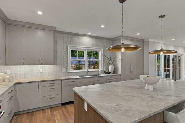 65 Hammond Street, Cambridge, MA 02138