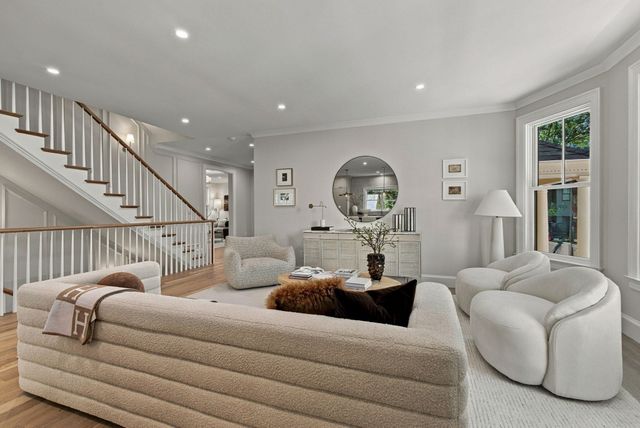65 Hammond Street, Cambridge, MA 02138