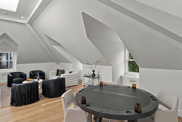 65 Hammond Street, Cambridge, MA 02138