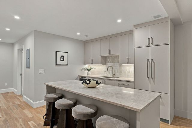 65 Hammond Street, Cambridge, MA 02138